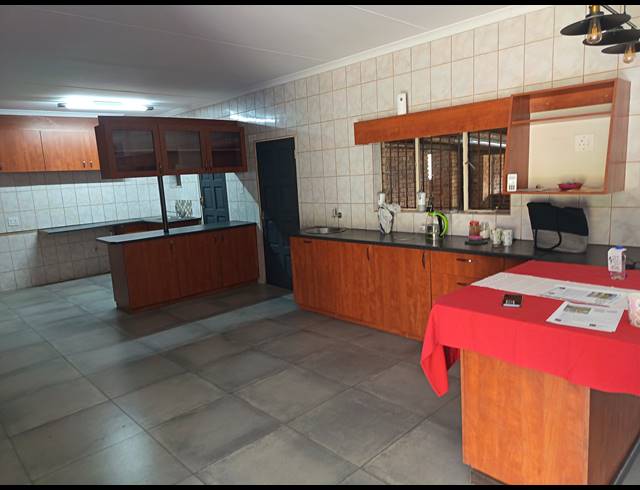 3 BEDROOM HOUSE FOR SALE IN ROTHDENE